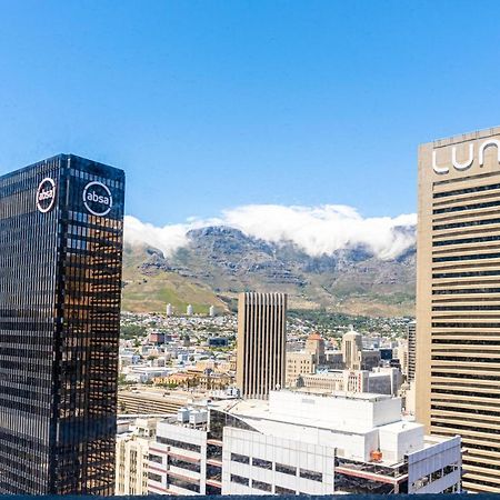 Stunning 1-Bedroom Apartment With Mountain Views ケープタウン エクステリア 写真