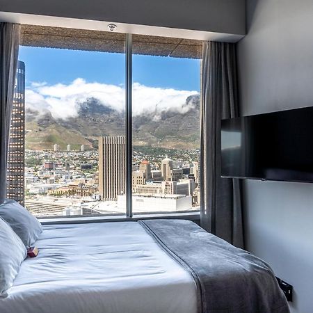 Stunning 1-Bedroom Apartment With Mountain Views ケープタウン エクステリア 写真