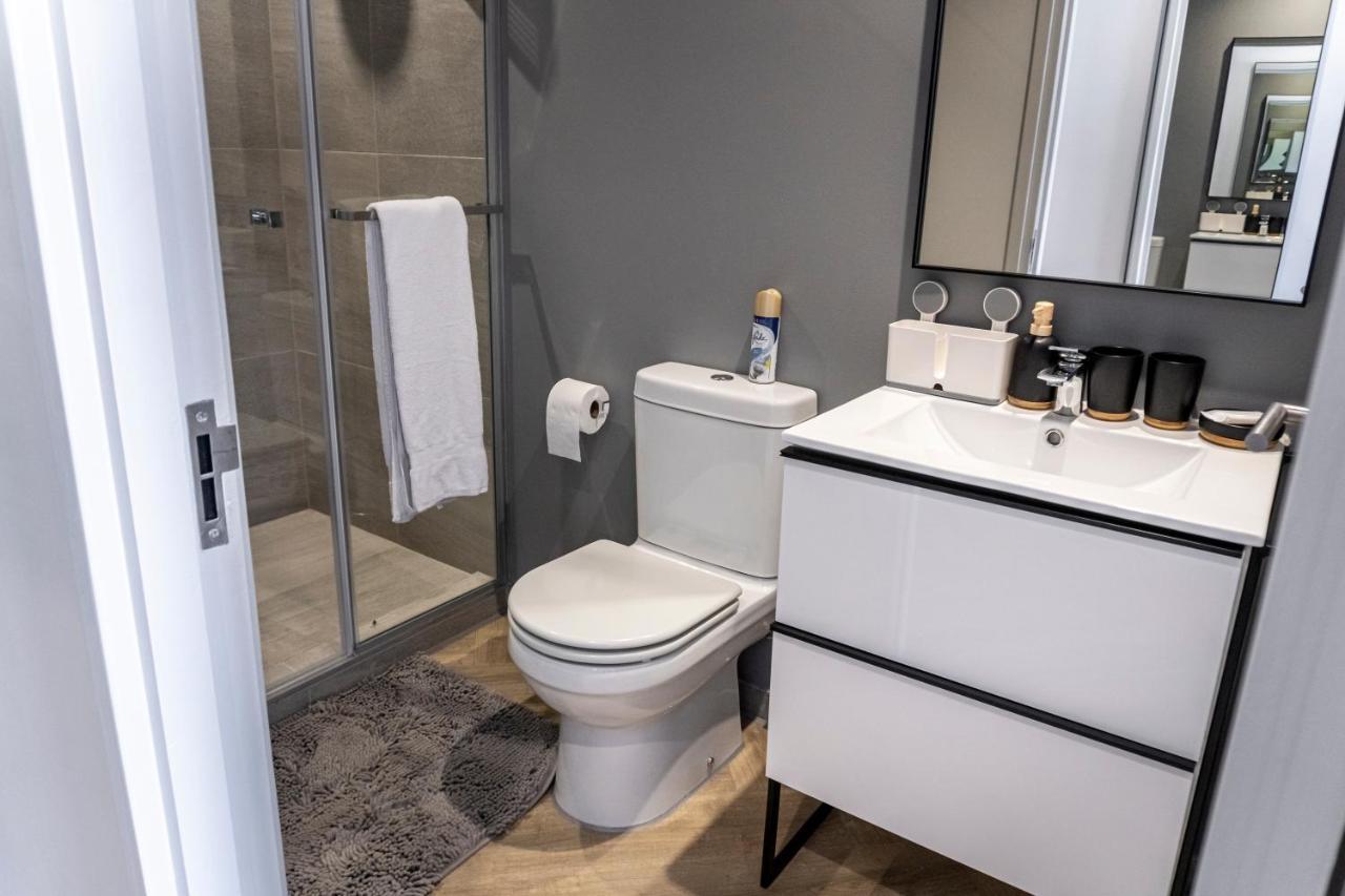 Stunning 1-Bedroom Apartment With Mountain Views ケープタウン エクステリア 写真